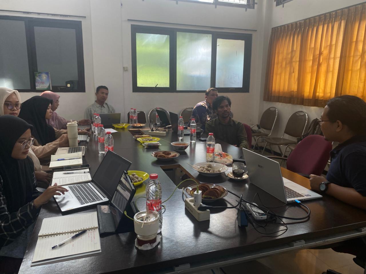 Lokakarya Pengelolaan Jurnal LPPM IIQ An-Nur Yogyakarta Masuki Hari Kedua, Peserta Praktik Review hingga Publikasi Naskah